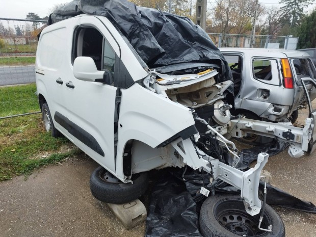 Opel Combo h�ts� s�rv�d�k, h�tfal.