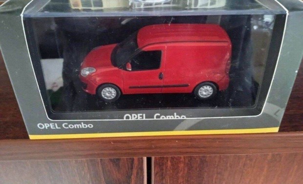 Opel Combo kisauto modell 1/43 Elad