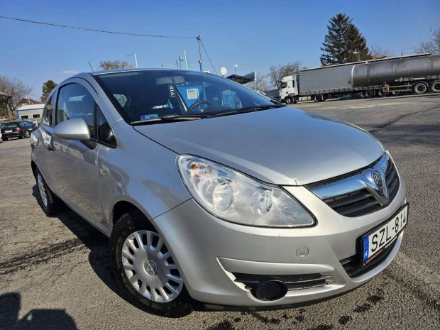 Opel Corsa 1.2 Essentia Autbeszmits