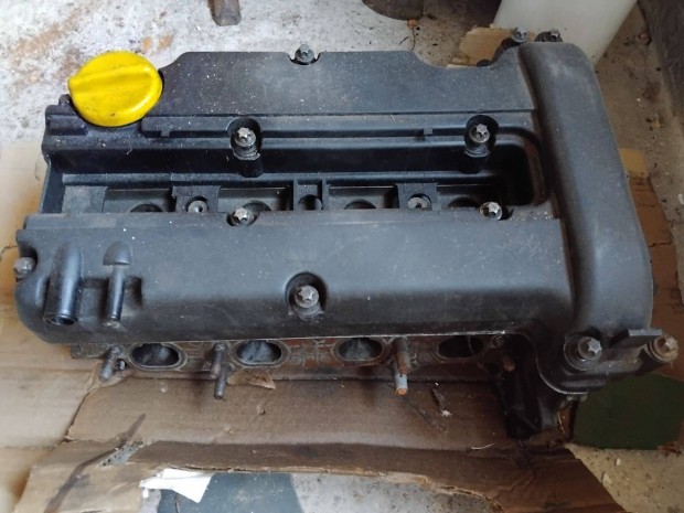 Opel Corsa 1.2 benzin hengerfej