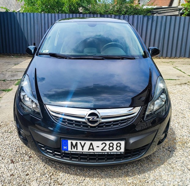 Opel Corsa 1.4 Active Mo-i autó Újszerű állapot...