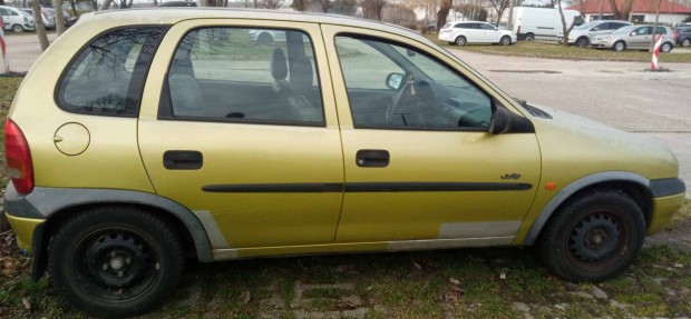 Opel Corsa 1,4 i - 1999. fogazott szj szakds utn