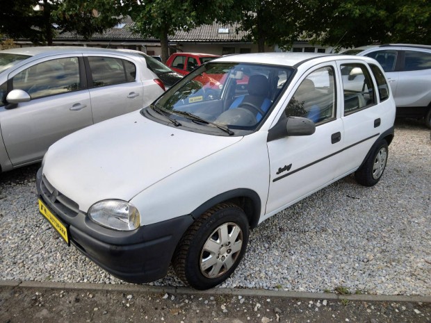 Opel Corsa B 1.2i Swing Vonóhorog!Új küszöbök!