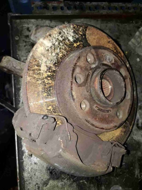 Opel Corsa B Bal Első Csonkállvány Kerékaggyal + Féknyereg