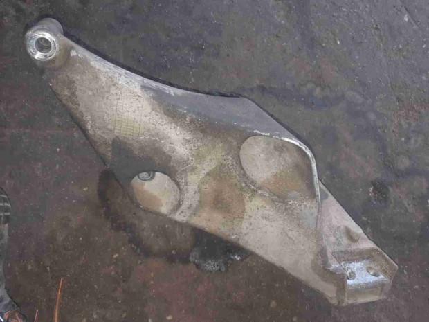 Opel Corsa B Motortartó Bak
