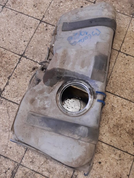 Opel Corsa B �zemanyag Tank