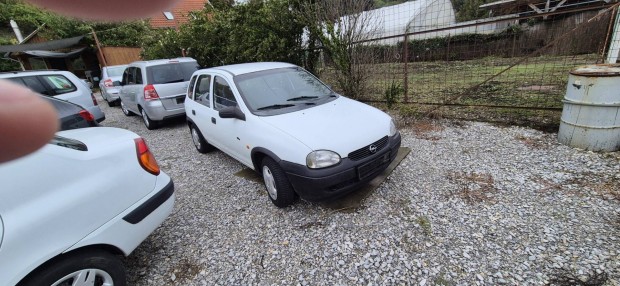 Opel Corsa B ..