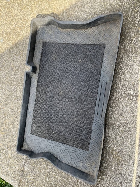 Opel Corsa B csomagt�r t�lca