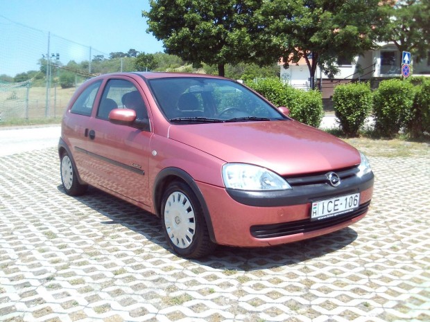 Opel Corsa C 1.0 12V Club Kevés kilométerrel.jó...