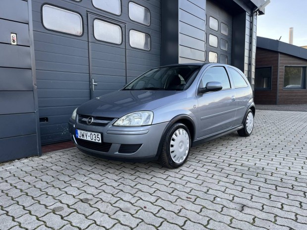 Opel Corsa C 1.2 Silverline Szervizkönyv /36eKm...