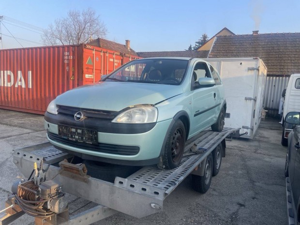Opel Corsa C 1.2b 3ajts alkatrszek