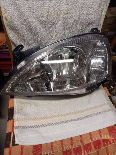 Opel Corsa C 2000.-2002 Fényszóró 2H7 bal (motoros) Valeo-tip