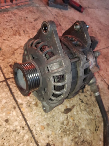 Opel Corsa C Gener�tor + V�kum Pumpa