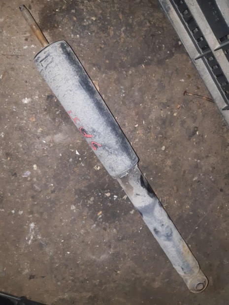 Opel Corsa C H�ts� Leng�scsillap�t�