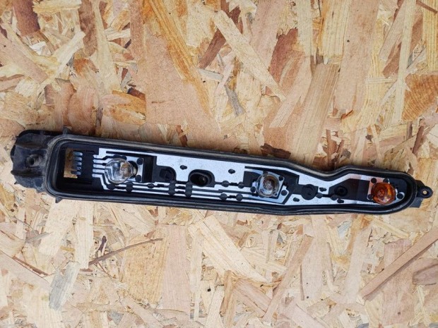 Opel Corsa C (2000-2010) Jobb H�ts� L�mpa Foglalat