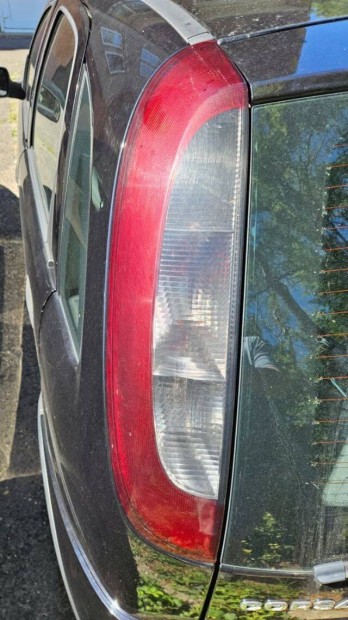 Opel Corsa C gyári hátsó lámpapár eladó hibátlan állapotban