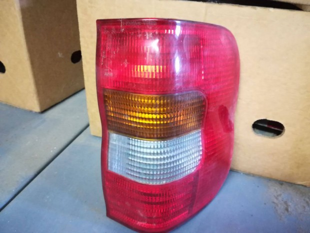 Opel Corsa Combo htslmpa jobb 1993 -> 2000 res