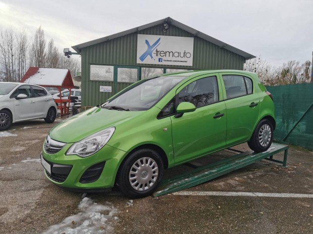 Opel Corsa D 1.2 Color Edition 86 571 km. vezet...
