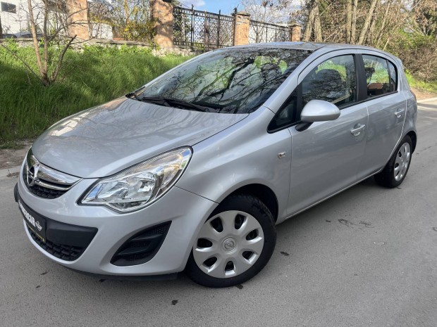 Opel Corsa D 1.2 Enjoy kevés km. leinformálható