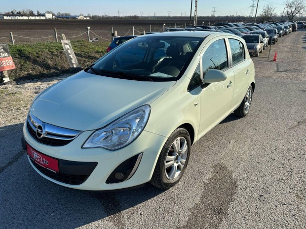 Opel Corsa D 1.2 Selection 3 v garancival ing...