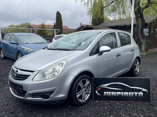 Opel Corsa D 1.2 Szép megbízható klímás kisautó...