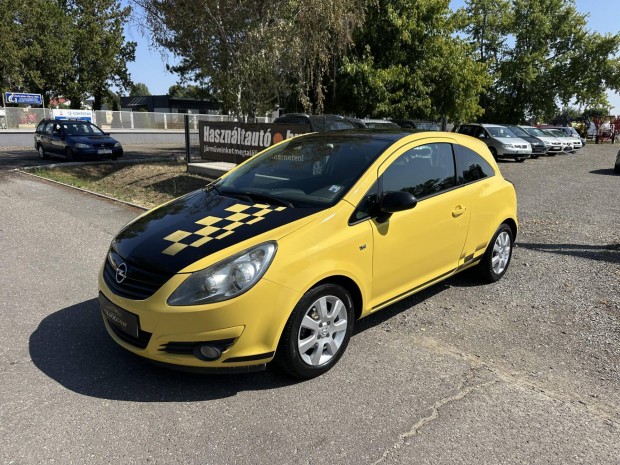 Opel Corsa D 1.4 Color Edition Egyedimegjelenés