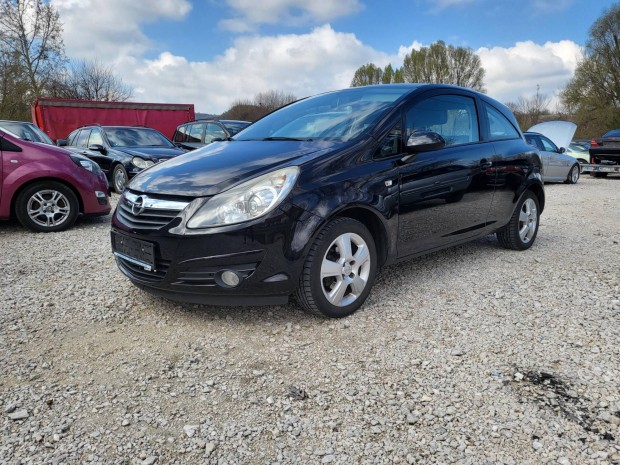 Opel Corsa D 1.4 Cosmo Egy Tulaj.Vezetett SZERV...