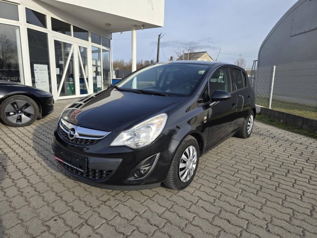 Opel Corsa D 1.4 Cosmo Félbőr. Ülés És Kormányf...