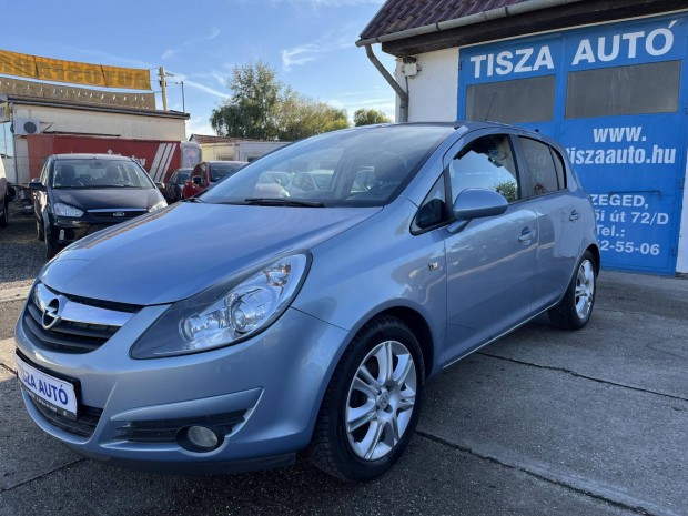 Opel Corsa D 1.4 Cosmo //gyri kerkprtart//...