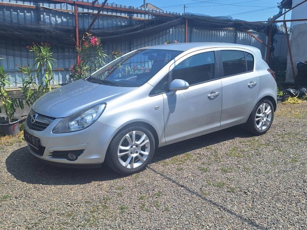 Opel Corsa D 1.4 Enjoy