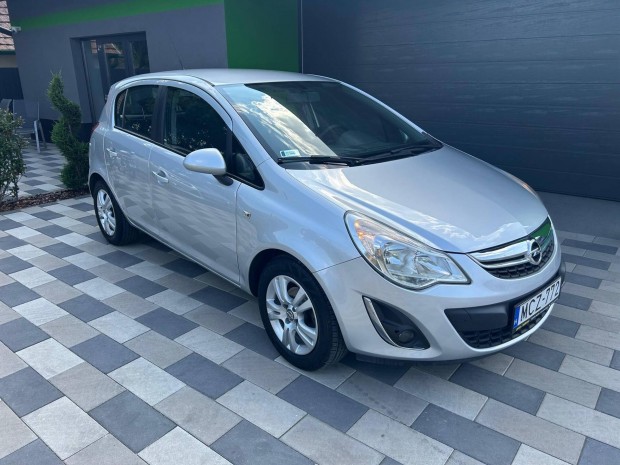 Opel Corsa D 1.4 Enjoy Magyar---127.000km---100le