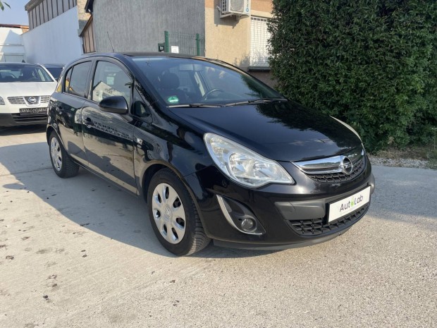 Opel Corsa D 1.4 Enjoy Szép állapot.klíma