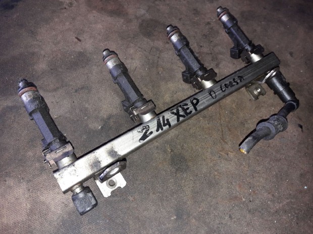 Opel Corsa D Injektor H�d