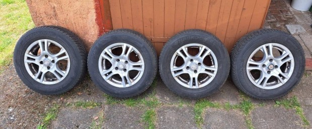 Opel Corsa D alufelni szett téli gumikkal eladó