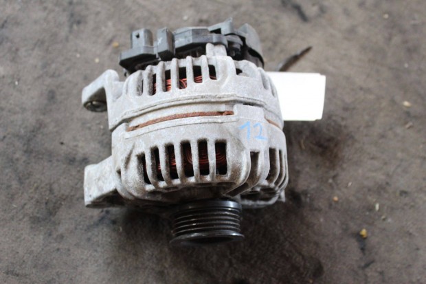 Opel Corsa D generátor (12) 13222931
