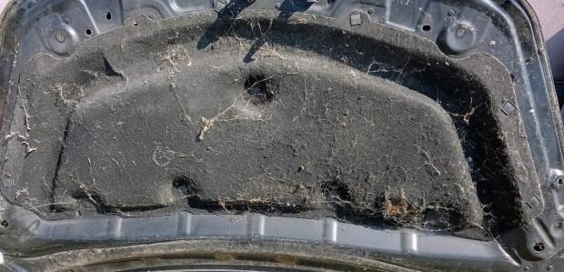 Opel Corsa D géptetőbe zajcsillapító paplan patentokkal együtt