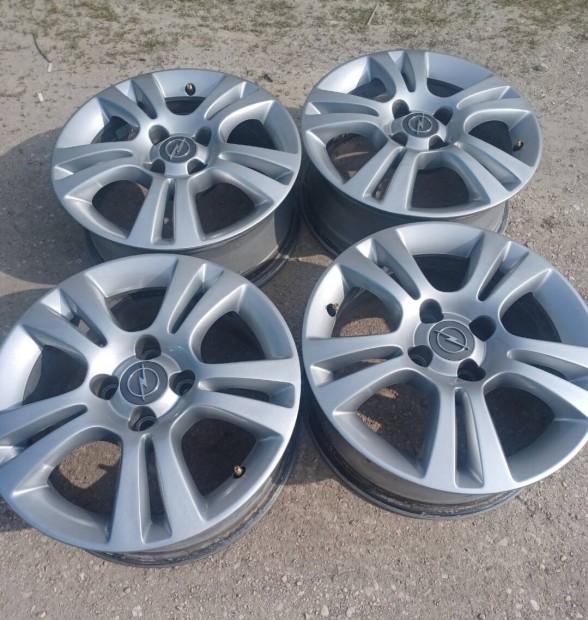Opel Corsa D gyri 4x100 15" Et 39 alufelni szett 