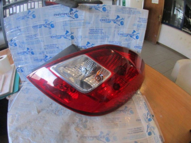 Opel Corsa D jobb hts lmpa