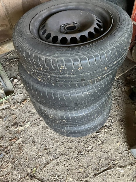 Opel Corsa D nyárigumi,felnivel