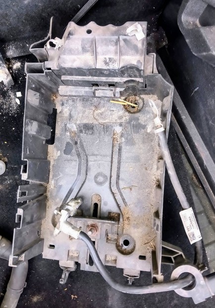 Opel Corsa E akkumultor tart