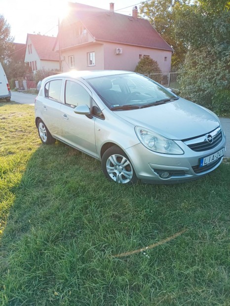 Opel Corsa Eco megkimlt llapotban csaldi okok miatt elad!