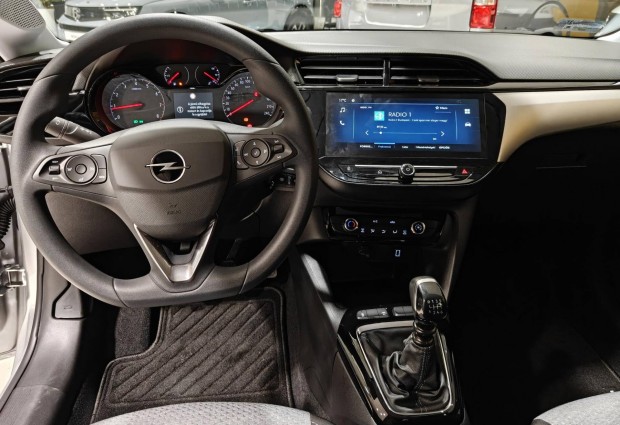 Opel Corsa F 1.2 T Edition 8 �v garanci�val. ak...