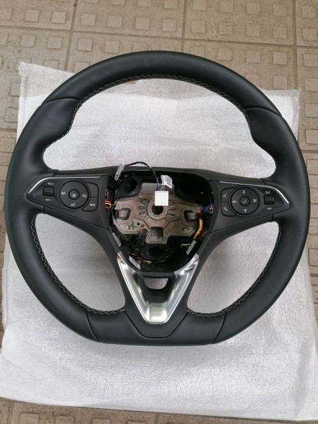 Opel Corsa F multi kormány.