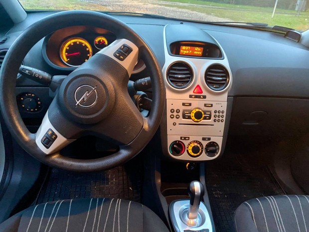 Opel Corsa S-D 1.2, 80LE automata 48000 km garantlt