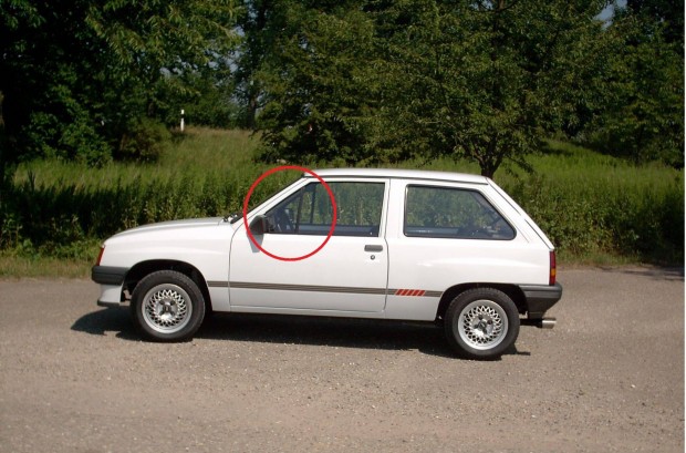 Opel Corsa "A" bal első háromszög üveg