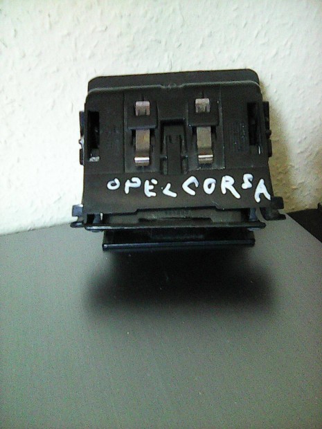 Opel Corsa hamutartó