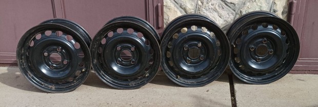 Opel Corsa lemezfelni garnitra