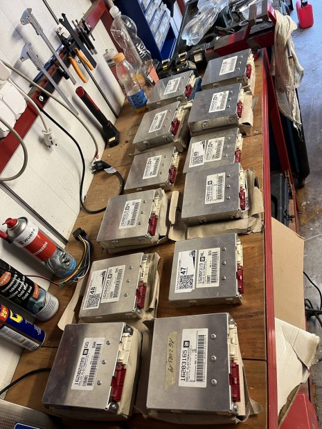 Opel Corsa meriva motorvezrl elektronika ECU alkatrsz 
