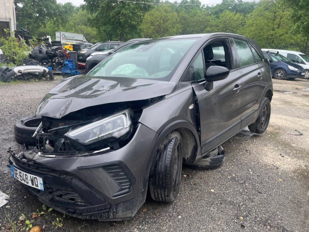 Opel Crossland X 1.2 T Edition Totálkáros