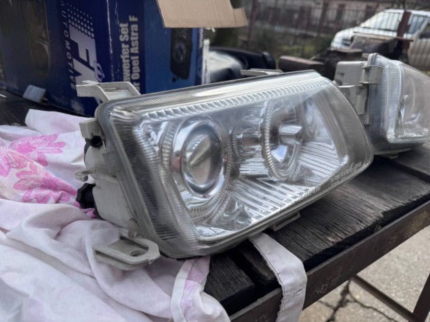 Opel F Astra Angel Eyes els� l�mpa